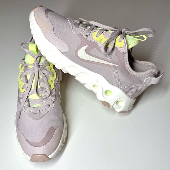 Nike React Art3mis Sport Sneaker CN8203-003  Violet Running Athetic Size- 8.5 - Picture 1 of 10